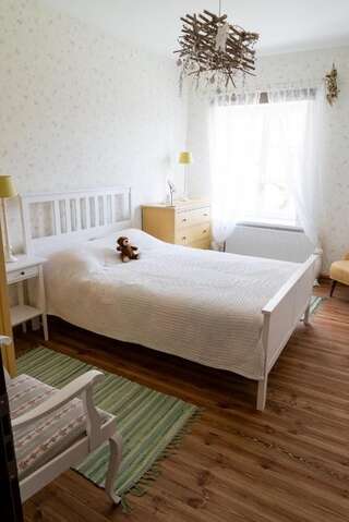 Проживание в семье Bear Manor Pāle Стандартный двухместный номер с 1 кроватью и общей ванной комнатой-21